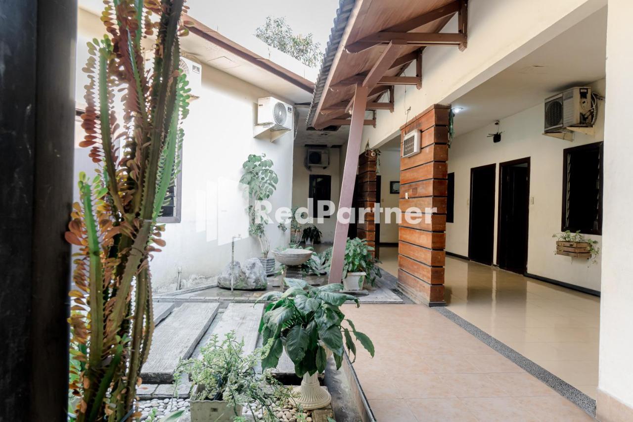 Cherry Pink Hotel Medan Mitra Reddoorz Экстерьер фото