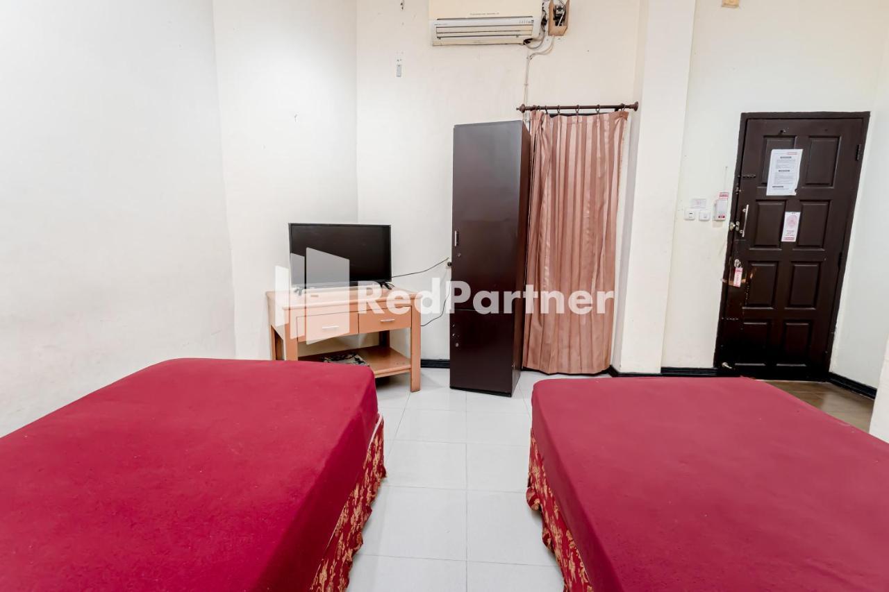 Cherry Pink Hotel Medan Mitra Reddoorz Экстерьер фото