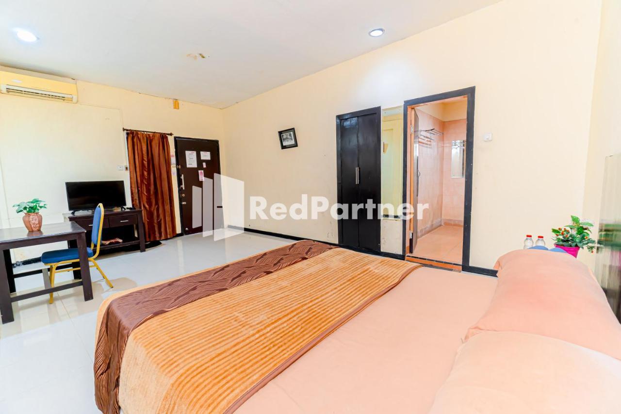 Cherry Pink Hotel Medan Mitra Reddoorz Экстерьер фото