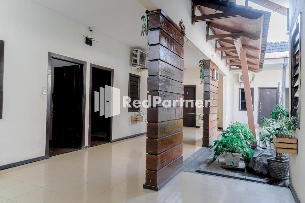 Cherry Pink Hotel Medan Mitra Reddoorz Экстерьер фото