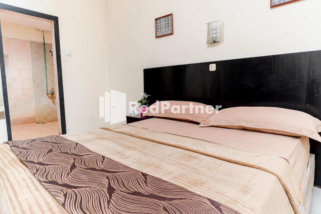 Cherry Pink Hotel Medan Mitra Reddoorz Экстерьер фото