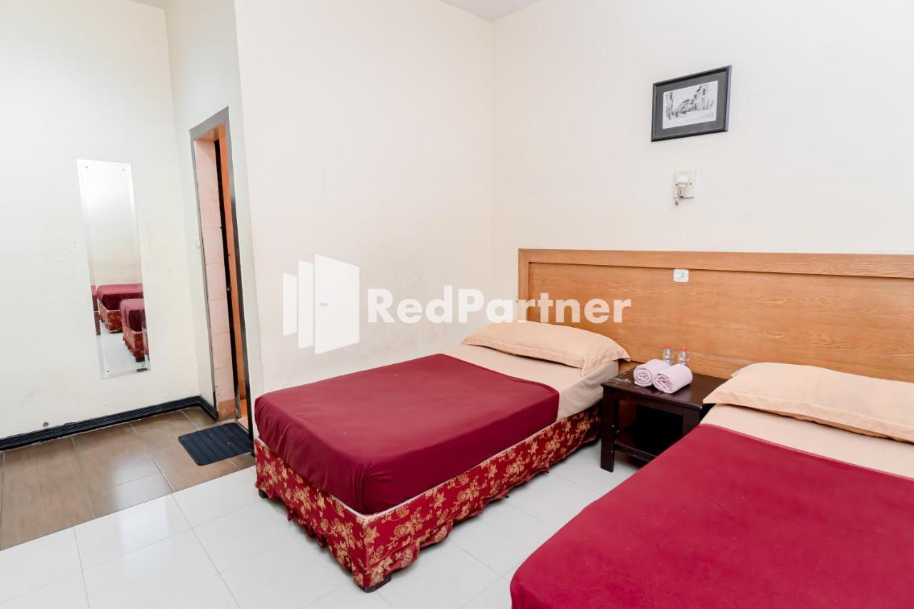Cherry Pink Hotel Medan Mitra Reddoorz Экстерьер фото